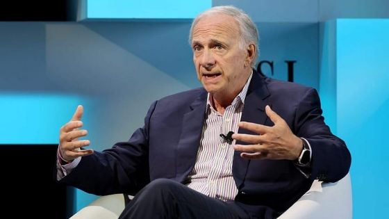 Le milliardaire Ray Dalio met en garde les États-Unis contre un arrêt cardiaque économique si le pays ne réduit pas radicalement sa dette 