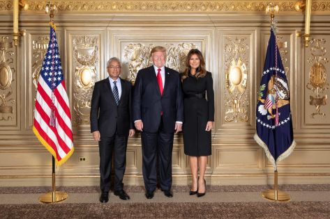 New York : Pravind Jugnauth pose pour la photo souvenir en compagnie du couple Trump