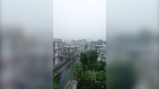 Météo : averses orageuses à Port-Louis