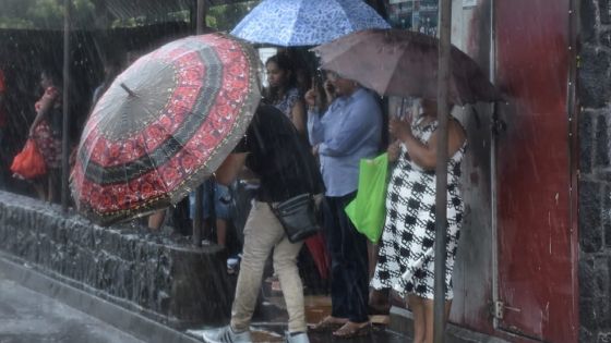 Météo : un avis de fortes pluies en vigueur à Maurice