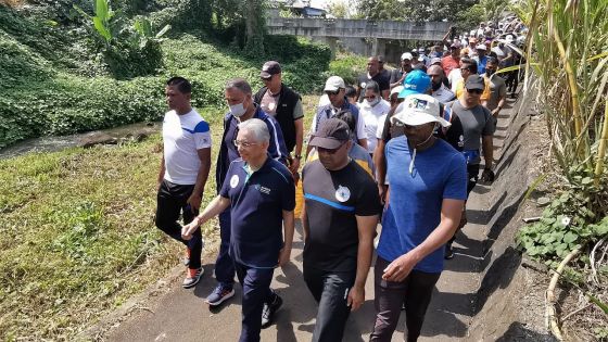 [En images] La journée de la marche avec le Premier ministre