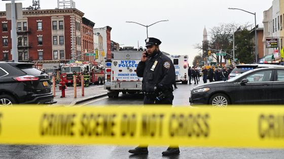 Au moins 16 blessés après des tirs dans le métro de New York, un suspect recherché