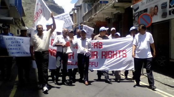 Port-Louis : la manif des pompiers