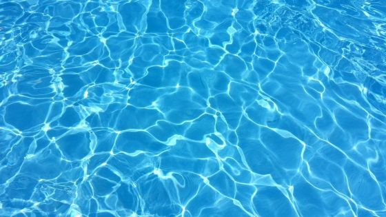Drame à Pamplemousses : Deux sœurs jumelles tombent dans une piscine, l'une d'elles décède