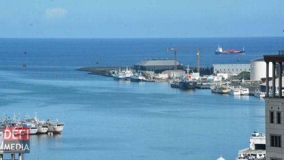 Covid-19 : deux marins russes testés positifs, d’autres membres d’équipage en quarantaine dans le bateau    