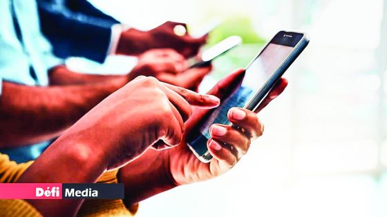 Bannir le téléphone portable à l’école fait débat