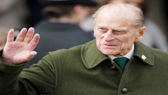 Angleterre: le prince Philip sort indemne d'un accident de voiture