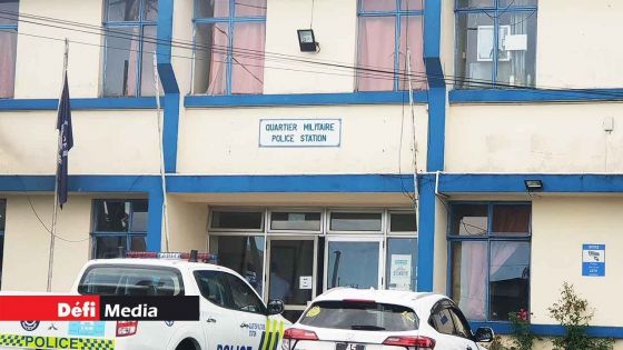 Sous le coup d’un mandat d’arrêt, un récidiviste demande à son ami de foncer sur des policiers avec une voiture
