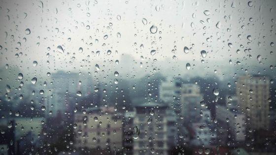 Un avertissement de fortes pluies en vigueur jusqu’à 4h30 ce lundi matin