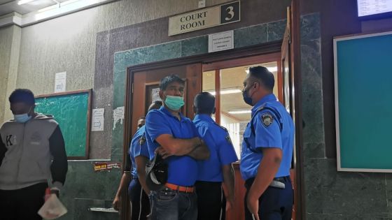 Tribunal de Port-Louis : Raouf Khodabaccus inculpé de rogue and vagabond 
