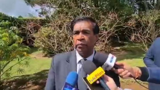 Le président de la République rend hommage à Sir Kailash Ramdanee