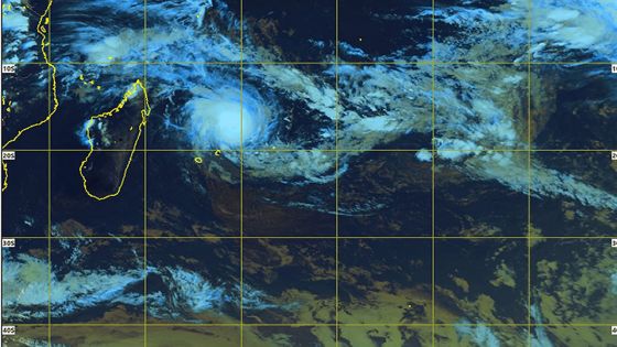 Batsirai : l’avertissement de cyclone de classe 3 maintenu à Maurice