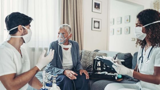 Service médical à domicile pour les personnes âgées : des patients déplorent l’absence du carnet de santé