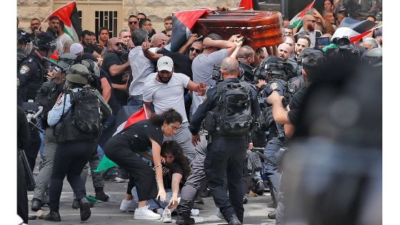 Israël enquête sur la charge de la police aux obsèques de Shireen Abou Akleh