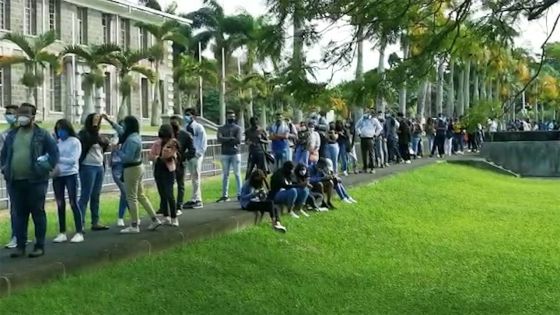 UoM : longue file d’attente des étudiants pour la vaccination contre la Covid-19 ce jeudi 