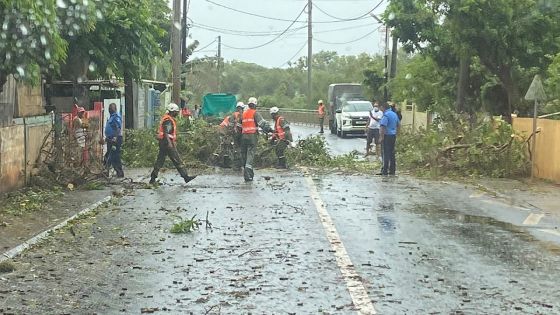 Météo : l’avis de fortes pluies levé, l’avertissement de vents forts et de fortes houles maintenu