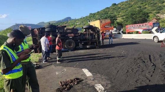 Accident à Sorèze : le chauffeur du poids-lourd transporté à l’hôpital