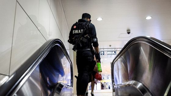 Attaque dans un train à Tokyo, des blessés et un suspect arrêté