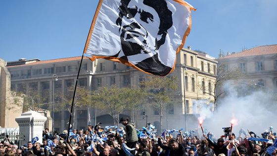 France: funérailles à Marseille du boss, l'ancien ministre Bernard Tapie