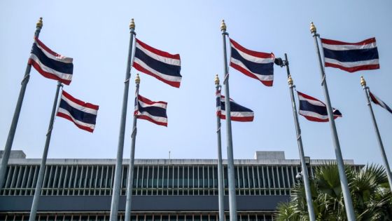 Thaïlande: le Premier ministre dissout l'Assemblée et provoque des élections
