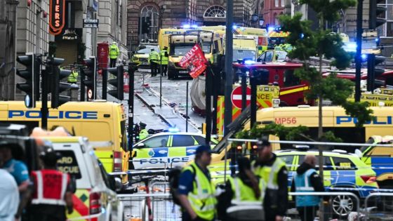 Voiture-bélier à Liverpool: 4 personnes toujours dans un état grave