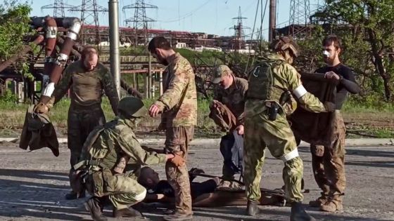 959 militaires ukrainiens d'Azovstal se sont rendus depuis lundi (ministère russe)