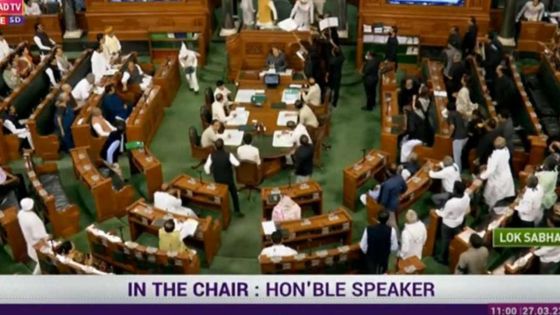 Inde: séance ajournée au Parlement après la contestation de l'expulsion de Rahul Gandhi