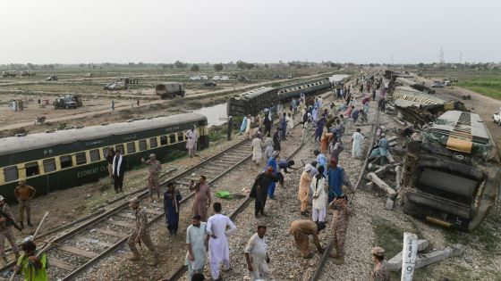 Déraillement d'un train au Pakistan : au moins 28 morts