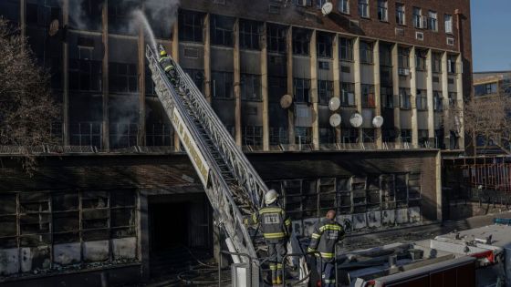 Afrique du Sud : le bilan de l'incendie d'un immeuble à Johannesburg augmente à 52 morts