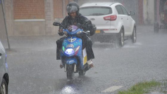 Zone d'instabilité : des averses et des accumulations d'eau prévues entre dimanche et mercredi