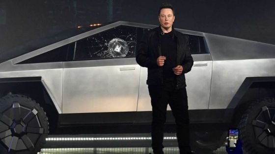 Musk s'attaque au juteux marché des pick-ups avec son nouveau Cybertruck