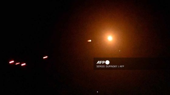 Ukraine: un mort, 15 blessés dans une vaste attaque russe sur Kiev