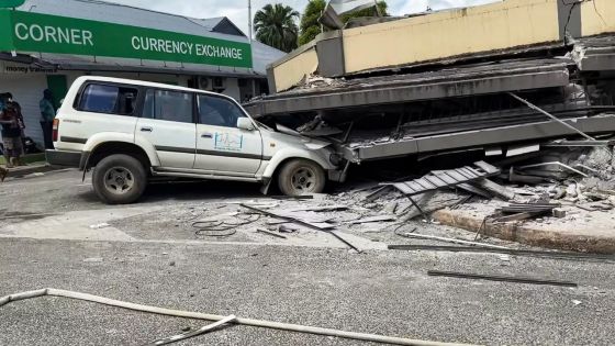 Puissant séisme au large du Vanuatu, un témoin fait état de victimes