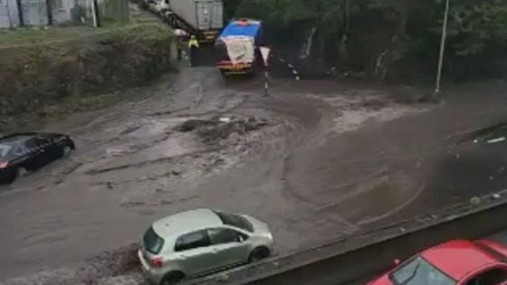 Mauvais temps : une partie de l’autoroute à Bell-Village envahie par l’eau