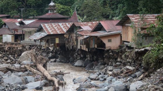 Indonésie : des inondations et des coulées de lave froide font 34 morts et 16 disparus