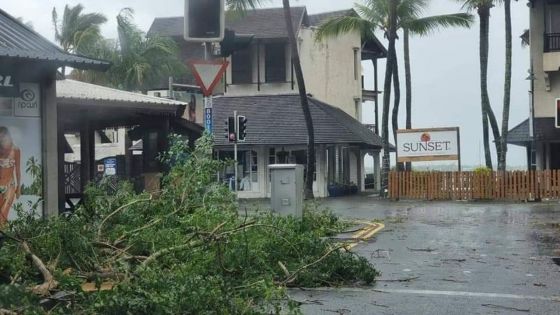 Batsirai est passé à son point le plus proche de Maurice