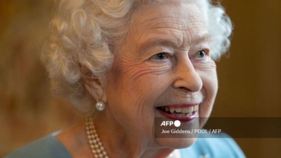 La reine Elizabeth II positive au Covid avec des symptômes légers