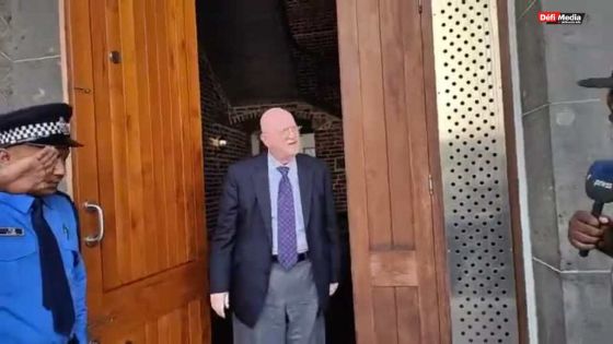 Rajesh Bhagwan : « Enn pake pe reve » 