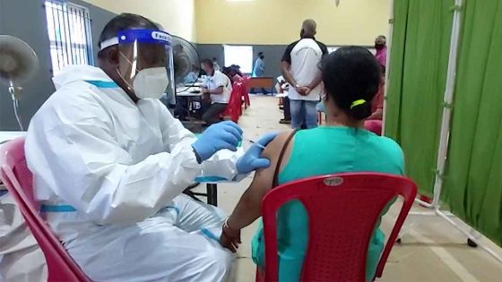 Covid-19 : Maurice a vacciné 50 % de la population contre la pandémie