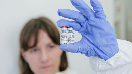 Covid-19 : l'OMS ne voit pas de vaccination généralisée avant mi-2021