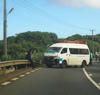 Beaux-Songes : une collision entre un van et un poids-lourd provoque un embouteillage monstre