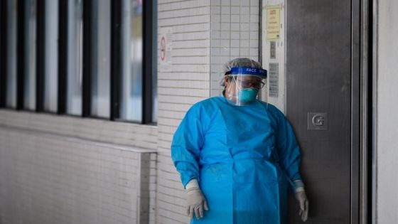 Coronavirus : le confinement se rapproche de Shanghai, premier mort à Hong Kong