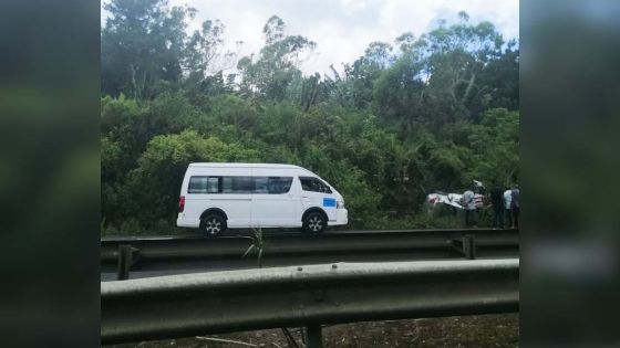 Midlands : une voiture fait une sortie de route, deux blessés 