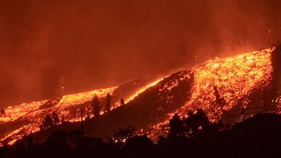 Espagne : un volcan entre en éruption aux Canaries