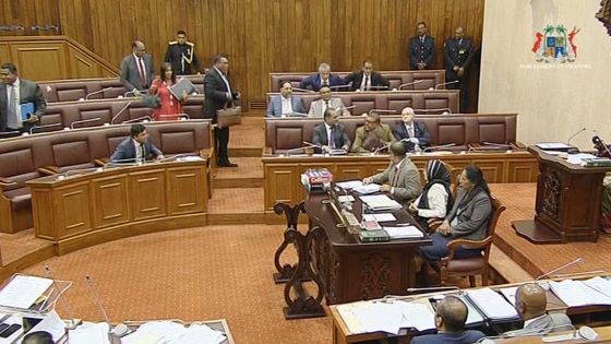 Parlement : la suspension de Shakeel Mohamed provoque de vives réactions du côté de l'opposition