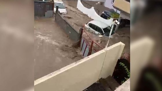 Inondations à Vallée-des-Prêtes : des voitures emportées par des torrents de boue