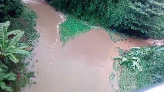 Intempéries : la rivière Aubin sort de son lit