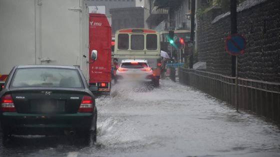 Météo : l'avertissement de pluies torrentielles levé, une alerte de veille de fortes pluies émise