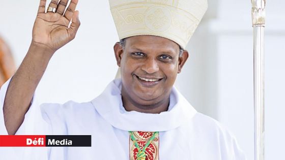 Monseigneur Jean Michaël Durhône : « Nous accueillons le nouveau pape avec joie et espérance »