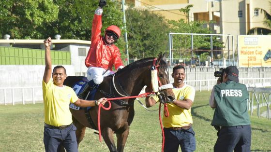 BARBÉ CUP : White River dans son jardin